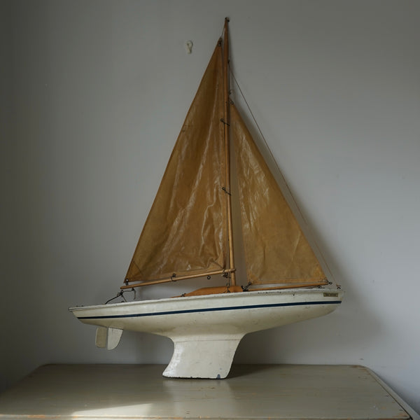 Sea Rover Model Yacht